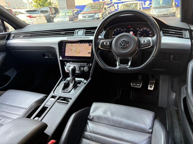 パサートヴァリアント ２．０ＴＳＩ　Ｒライン　２．０ＴＳＩ　Ｒライン（５名）禁煙　ナビＢカメラ　ドラレコ　レザー　パワーシート　Ｐバックドア　１９インチＡＷ　ＬＥＤヘッドライト　スマートキー　２０１８ｙモデル（24枚目）