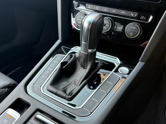 パサートヴァリアント ２．０ＴＳＩ　Ｒライン　２．０ＴＳＩ　Ｒライン（５名）禁煙　ナビＢカメラ　ドラレコ　レザー　パワーシート　Ｐバックドア　１９インチＡＷ　ＬＥＤヘッドライト　スマートキー　２０１８ｙモデル（29枚目）