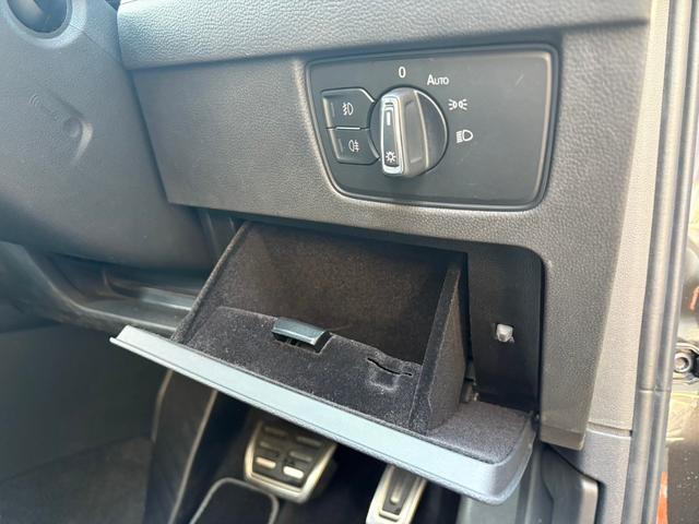 パサートヴァリアント ２．０ＴＳＩ　Ｒライン　２．０ＴＳＩ　Ｒライン（５名）禁煙　ナビＢカメラ　ドラレコ　レザー　パワーシート　Ｐバックドア　１９インチＡＷ　ＬＥＤヘッドライト　スマートキー　２０１８ｙモデル（32枚目）