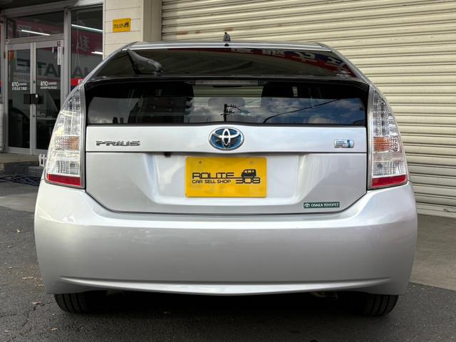 プリウス Ｇ　サンルーフ　ナビ　Ｂカメラ　ＥＴＣ　クルーズコントロール　スマートキー　Ｄ整備記録　禁煙車（5枚目）