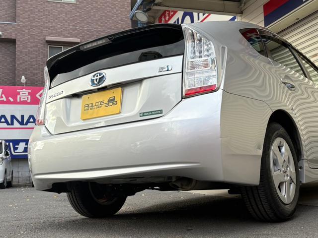 プリウス Ｇ　サンルーフ　ナビ　Ｂカメラ　ＥＴＣ　クルーズコントロール　スマートキー　Ｄ整備記録　禁煙車（9枚目）