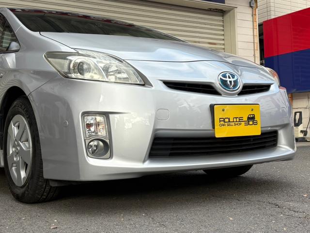 プリウス Ｇ　サンルーフ　ナビ　Ｂカメラ　ＥＴＣ　クルーズコントロール　スマートキー　Ｄ整備記録　禁煙車（11枚目）