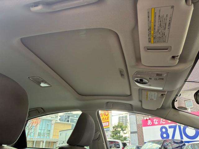 プリウス Ｇ　サンルーフ　ナビ　Ｂカメラ　ＥＴＣ　クルーズコントロール　スマートキー　Ｄ整備記録　禁煙車（14枚目）