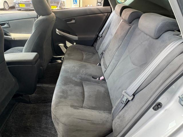 プリウス Ｇ　サンルーフ　ナビ　Ｂカメラ　ＥＴＣ　クルーズコントロール　スマートキー　Ｄ整備記録　禁煙車（19枚目）