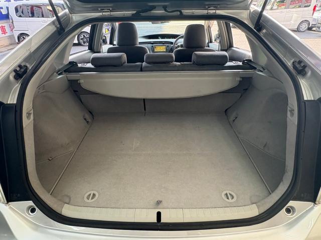 プリウス Ｇ　サンルーフ　ナビ　Ｂカメラ　ＥＴＣ　クルーズコントロール　スマートキー　Ｄ整備記録　禁煙車（20枚目）