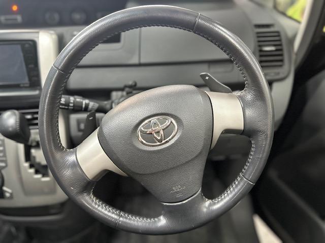 ヴォクシー ZS 煌 /TV/アルパインフリップダウン/ETC/ダウンサス/ドラレコ/Bカメラ/Bluetooth/両側電動スライドドア/メッキミラー/LEDルームランプ/シートカバー/純正アルミ/ウィンカーミラー(17枚目)