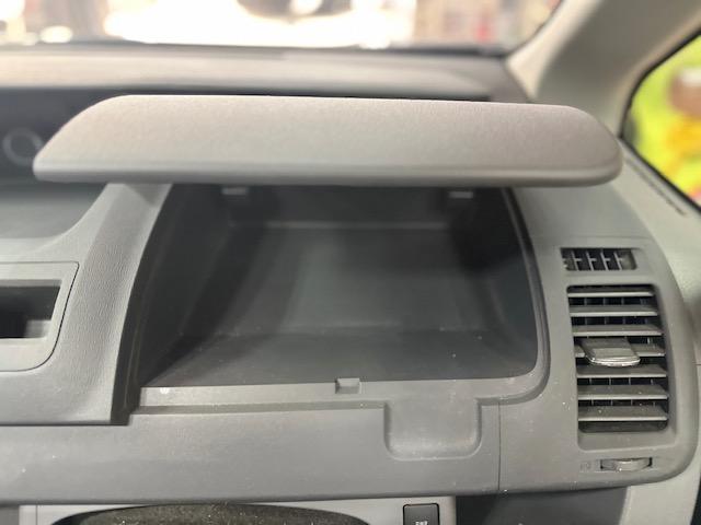 ヴォクシー ZS 煌 /TV/アルパインフリップダウン/ETC/ダウンサス/ドラレコ/Bカメラ/Bluetooth/両側電動スライドドア/メッキミラー/LEDルームランプ/シートカバー/純正アルミ/ウィンカーミラー(19枚目)