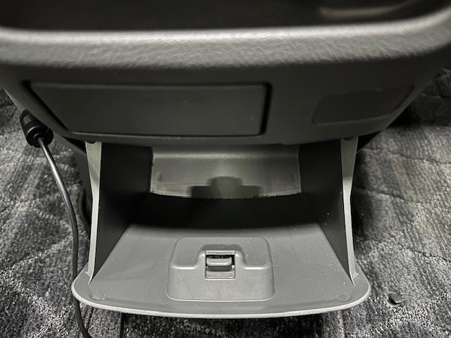 ヴォクシー ZS 煌 /TV/アルパインフリップダウン/ETC/ダウンサス/ドラレコ/Bカメラ/Bluetooth/両側電動スライドドア/メッキミラー/LEDルームランプ/シートカバー/純正アルミ/ウィンカーミラー(26枚目)