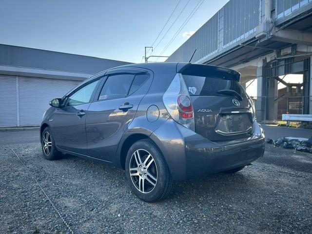 アクア S /ISOFIX/ABS/オートライト/EVモード/エコモード/ETC/社外アルミ/プッシュスタート/ワンセグ/オートエアコン/ CVT/パワーウインドウ/UVカットガラス/プライバシーガラス(4枚目)