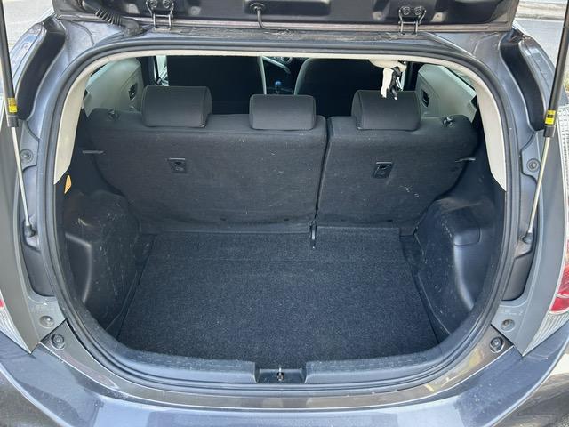 アクア S /ISOFIX/ABS/オートライト/EVモード/エコモード/ETC/社外アルミ/プッシュスタート/ワンセグ/オートエアコン/ CVT/パワーウインドウ/UVカットガラス/プライバシーガラス(24枚目)