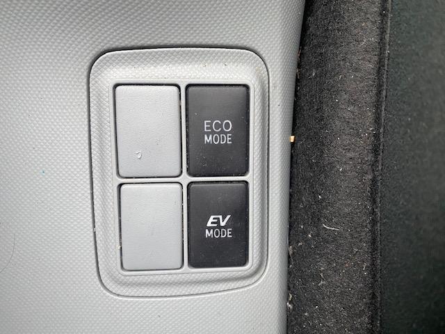 アクア S /ISOFIX/ABS/オートライト/EVモード/エコモード/ETC/社外アルミ/プッシュスタート/ワンセグ/オートエアコン/ CVT/パワーウインドウ/UVカットガラス/プライバシーガラス(33枚目)