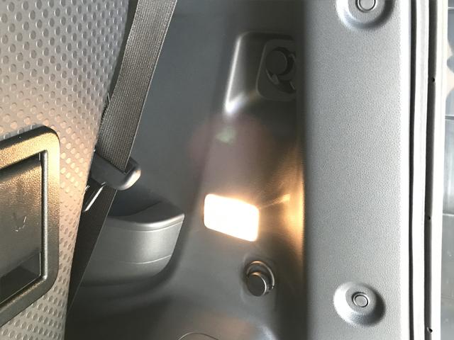 タント ファンクロス　キーフリーシステム　オートライト　ＬＥＤヘッドライト　ＬＥＤフォグランプ　　スマートアシスト　コーナーセンサー　アルミホイール　両側電動スライドドア（24枚目）