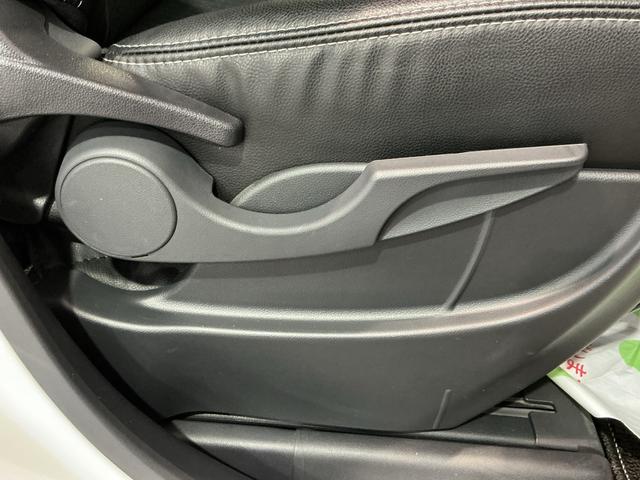 タント カスタムＲＳセレクション　衝突軽減ブレーキ　パーキングセンサー　電動格納式ドアミラー　スマートキー＆プッシュスタート　車線逸脱　前席シートヒーター　オートライト　キーフリー　ＬＥＤヘッド　ＥＴＣ　ナビＴＶ（15枚目）