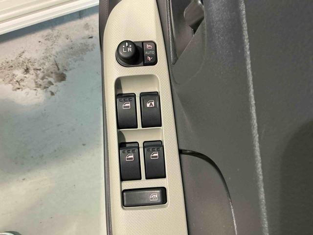 ミラトコット Ｘ　ＳＡＩＩＩ　ハイビームアシスト　エコアイドル　イモビライザー　オートライト　スマートキー　横滑り防止システム　ナビＴＶ　メモリーナビ　キーフリーシステム　ＬＥＤ　ワンオーナー　記録簿　エアバック　ＡＢＳ　クリソナ（18枚目）