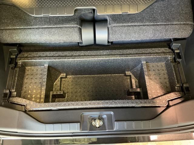 タント カスタムＲＳ　両側パワスライドドア　レーンキープ　ＩＳＴＯＰ　クリソナ　オートミラー　メモリーナビゲーション　運転席シートヒーター　ナビＴＶ　オートＬＥＤ　ターボエンジン　ＬＥＤライト　オートライト（24枚目）