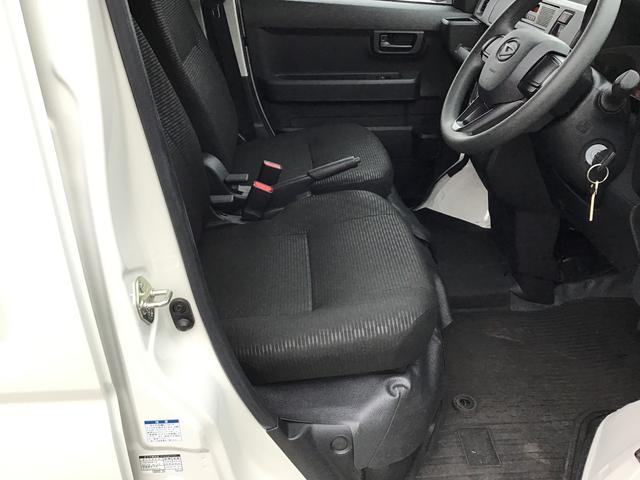 ハイゼットカーゴ ＤＸ　踏み間違い防止　Ｗエアバック　セキュリティアラーム　ワンオーナ　キーフリーシステム　エコアイドル　車線逸脱警報　切替４ＷＤ　オートハイビーム　オートライト　運転席エアバッグ　ＡＢＳ（12枚目）