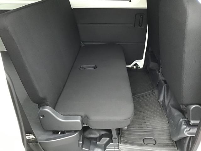 ハイゼットカーゴ ＤＸ　踏み間違い防止　Ｗエアバック　セキュリティアラーム　ワンオーナ　キーフリーシステム　エコアイドル　車線逸脱警報　切替４ＷＤ　オートハイビーム　オートライト　運転席エアバッグ　ＡＢＳ（13枚目）
