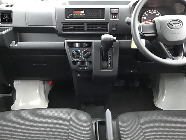 ハイゼットカーゴ ＤＸ　踏み間違い防止　Ｗエアバック　セキュリティアラーム　ワンオーナ　キーフリーシステム　エコアイドル　車線逸脱警報　切替４ＷＤ　オートハイビーム　オートライト　運転席エアバッグ　ＡＢＳ（17枚目）