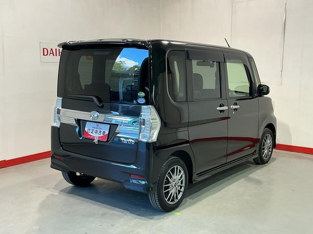 タント カスタムＸ　ｉ－ｓｔｏｐ　電動格納式ドアミラー　メモリーナビゲーション　盗難防止　助手席エアバッグ　ＥＴＣ車載器　片側電動スライドドア　キーフリー　ＬＥＤ　バックモニター　横滑り防止装置　社外アルミホイール（7枚目）