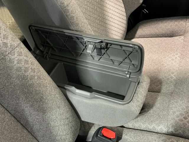 タント X アイドリングストップ車 ブレーキサポート 電動ミラー スマートキーシステム LEDライト キーレスキー 車線逸脱警報 オートハイビーム 片側電動両側スライドドア 盗難警報装置 Pソナー(29枚目)