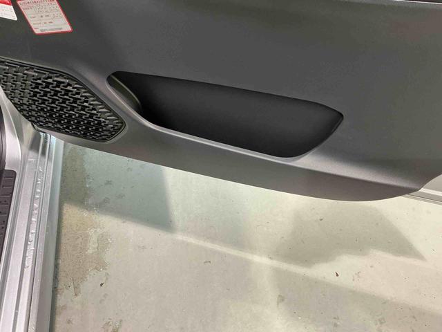 ムーヴ カスタム　ＸリミテッドＩＩ　ＳＡＩＩＩ　パノラマーモニター　ドライブレコーダー　ナビＴＶ　ＬＥＤヘッド　エアバック　電動格納ドアミラー　アルミ　シートヒーター　スマートキー　アイドリングストップ　ＡＢＳ　オートライト（19枚目）