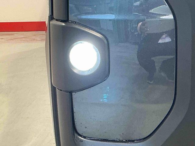 タント ファンクロス パーキングセンサー 衝突軽減システム 両側オートドア シートヒータ オートLED レーンキープアシスト LEDヘットライト キーレスエントリー スマートキ- オートライト ベンチシート(9枚目)