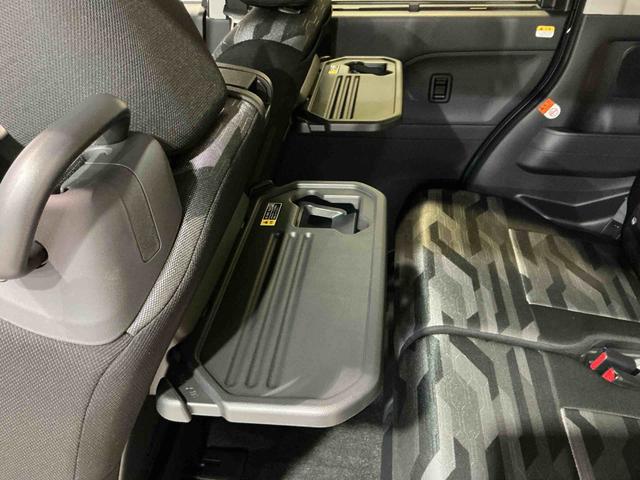 タント ファンクロス パーキングセンサー 衝突軽減システム 両側オートドア シートヒータ オートLED レーンキープアシスト LEDヘットライト キーレスエントリー スマートキ- オートライト ベンチシート(13枚目)