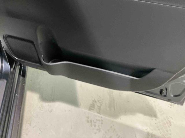 タント ファンクロス パーキングセンサー 衝突軽減システム 両側オートドア シートヒータ オートLED レーンキープアシスト LEDヘットライト キーレスエントリー スマートキ- オートライト ベンチシート(18枚目)