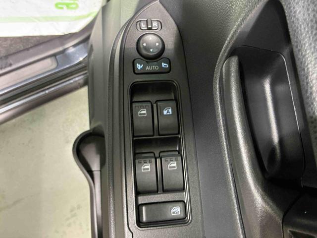 タント ファンクロス パーキングセンサー 衝突軽減システム 両側オートドア シートヒータ オートLED レーンキープアシスト LEDヘットライト キーレスエントリー スマートキ- オートライト ベンチシート(19枚目)