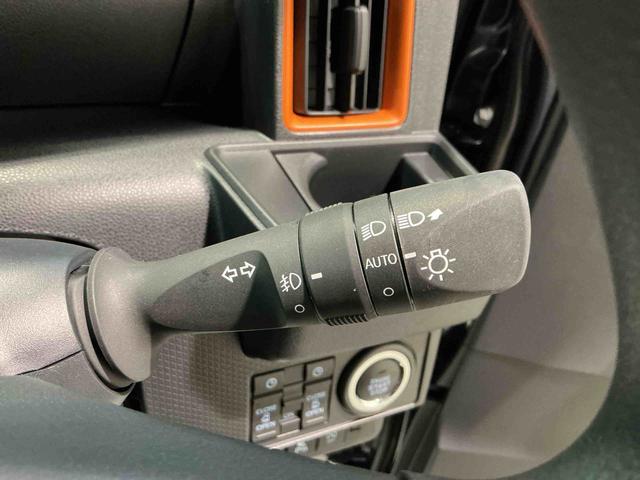 タント ファンクロス パーキングセンサー 衝突軽減システム 両側オートドア シートヒータ オートLED レーンキープアシスト LEDヘットライト キーレスエントリー スマートキ- オートライト ベンチシート(25枚目)