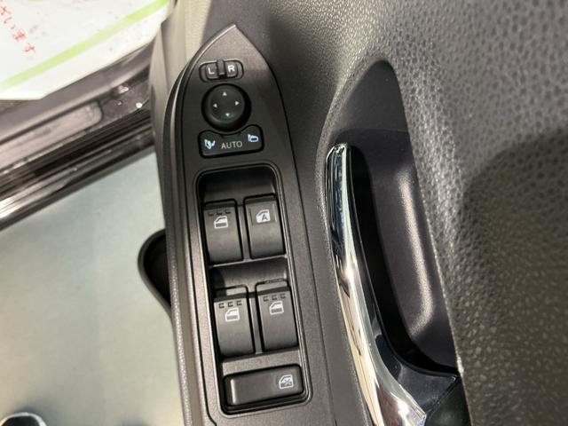 タント カスタムX 衝突軽減ブレーキ リアコーナーセンサー 車線逸脱防止 アイドリングストップ機能 Bカメラ TV 盗難警報装置 LED キーレスエントリー 前席シートヒーター オートLED 電動格納ミラー(34枚目)