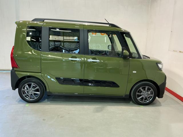 タント ファンクロス パーキングセンサー 衝突軽減システム 両側オートドア シートヒータ オートLED レーンキープアシスト LEDヘットライト キーレスエントリー スマートキ- オートライト ベンチシート(9枚目)