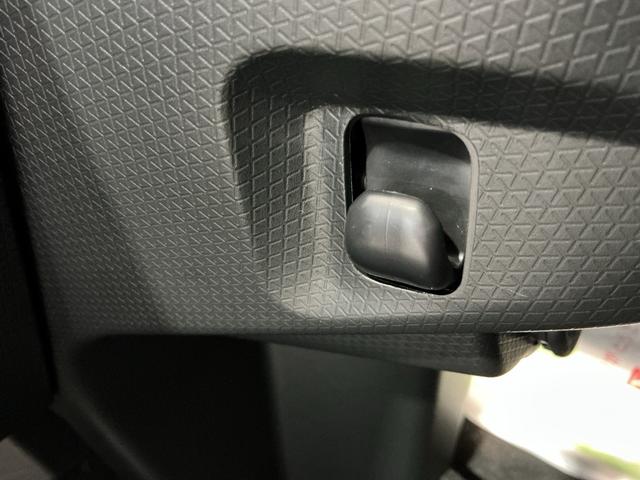 タント ファンクロス パーキングセンサー 衝突軽減システム 両側オートドア シートヒータ オートLED レーンキープアシスト LEDヘットライト キーレスエントリー スマートキ- オートライト ベンチシート(27枚目)