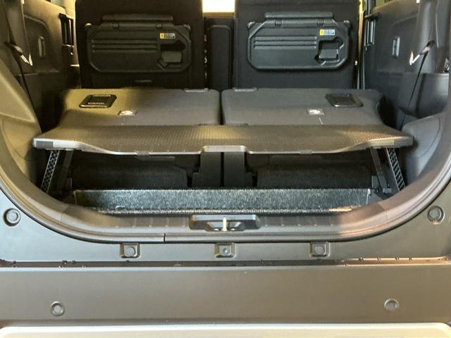 タント ファンクロス パーキングセンサー 衝突軽減システム 両側オートドア シートヒータ オートLED レーンキープアシスト LEDヘットライト キーレスエントリー スマートキ- オートライト ベンチシート(29枚目)