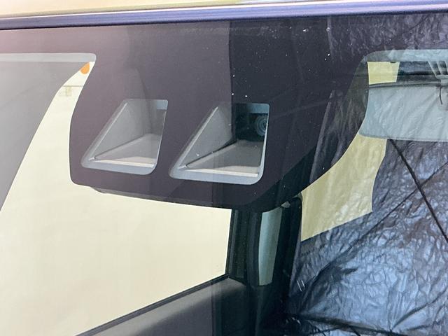 タント ファンクロス パーキングセンサー 衝突軽減システム 両側オートドア シートヒータ オートLED レーンキープアシスト LEDヘットライト キーレスエントリー スマートキ- オートライト ベンチシート(42枚目)