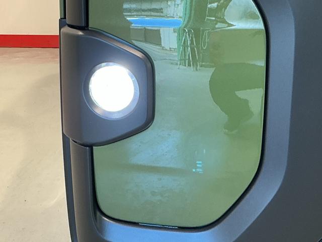 タント ファンクロス パーキングセンサー 衝突軽減システム 両側オートドア シートヒータ オートLED レーンキープアシスト LEDヘットライト キーレスエントリー スマートキ- オートライト ベンチシート(44枚目)