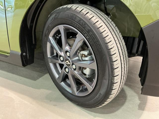 タント ファンクロス パーキングセンサー 衝突軽減システム 両側オートドア シートヒータ オートLED レーンキープアシスト LEDヘットライト キーレスエントリー スマートキ- オートライト ベンチシート(45枚目)