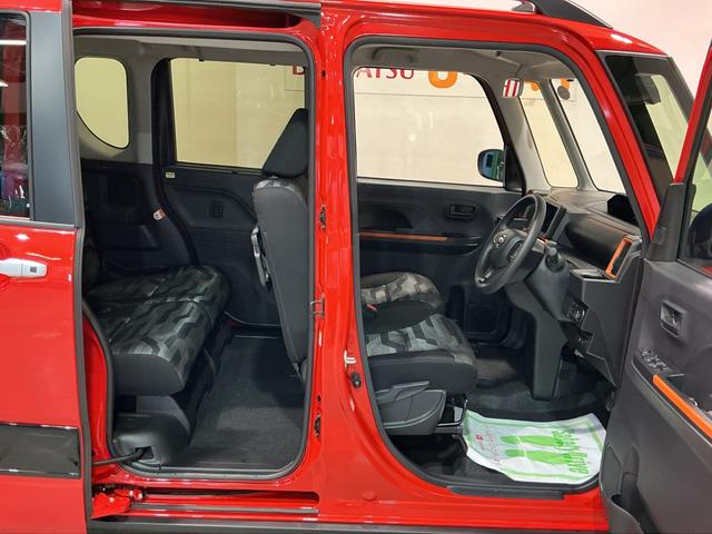 タント ファンクロス パーキングセンサー 衝突軽減システム 両側オートドア シートヒータ オートLED レーンキープアシスト LEDヘットライト キーレスエントリー スマートキ- オートライト ベンチシート(10枚目)