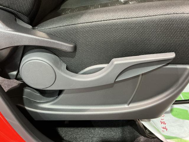 タント ファンクロス パーキングセンサー 衝突軽減システム 両側オートドア シートヒータ オートLED レーンキープアシスト LEDヘットライト キーレスエントリー スマートキ- オートライト ベンチシート(15枚目)