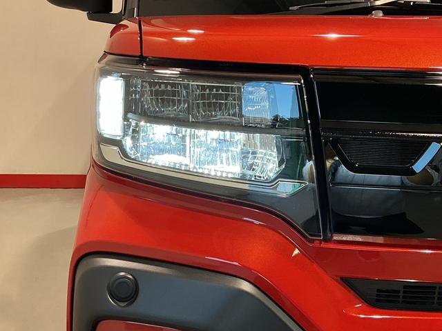 タント ファンクロス パーキングセンサー 衝突軽減システム 両側オートドア シートヒータ オートLED レーンキープアシスト LEDヘットライト キーレスエントリー スマートキ- オートライト ベンチシート(45枚目)