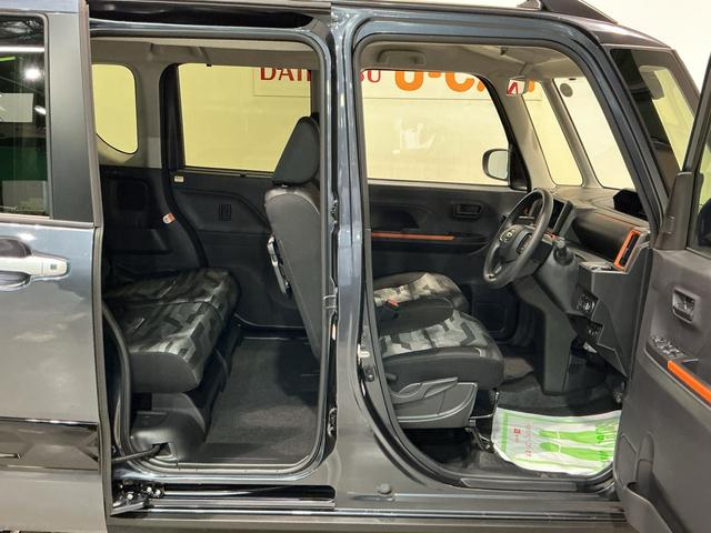 タント ファンクロス パーキングセンサー 衝突軽減システム 両側オートドア シートヒータ オートLED レーンキープアシスト LEDヘットライト キーレスエントリー スマートキ- オートライト ベンチシート(10枚目)