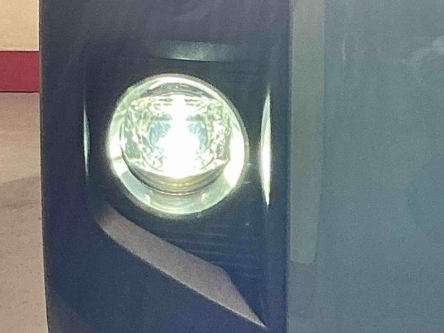 タフト Gターボ ダーククロムベンチャー 車線逸脱警報装置 衝突回避支援ブレーキ シートヒータ 電動格納ドアミラー 安全ボディ LED ムーンルーフ アイドリンストップ オートハイビーム ターボ車 セキュリティ スマートキー キーフリー(10枚目)