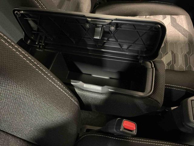 タフト Gターボ ダーククロムベンチャー 車線逸脱警報装置 衝突回避支援ブレーキ シートヒータ 電動格納ドアミラー 安全ボディ LED ムーンルーフ アイドリンストップ オートハイビーム ターボ車 セキュリティ スマートキー キーフリー(36枚目)