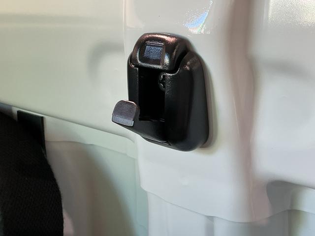 ハイゼットトラック スタンダード 農用スペシャル レーンキープアシスト ソナー 助手席エアバック 誤発進抑制機能 オートハイビーム PS エアコン付 衝突安全ボディ 運転席エアバック オートライト 横滑り防止 アイドリングストップ(17枚目)