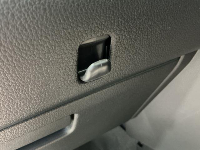 ハイゼットトラック スタンダード 農用スペシャル レーンキープアシスト ソナー 助手席エアバック 誤発進抑制機能 オートハイビーム PS エアコン付 衝突安全ボディ 運転席エアバック オートライト 横滑り防止 アイドリングストップ(33枚目)