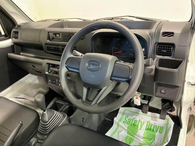 ハイゼットトラック スタンダード 農用スペシャル 4WD レーンキープアシスト ソナー 助手席エアバック 誤発進抑制機能 エアコン付 衝突安全ボディ 運転席エアバック オートライト 横滑り防止 アイドリングストップ ABS イモビ(12枚目)