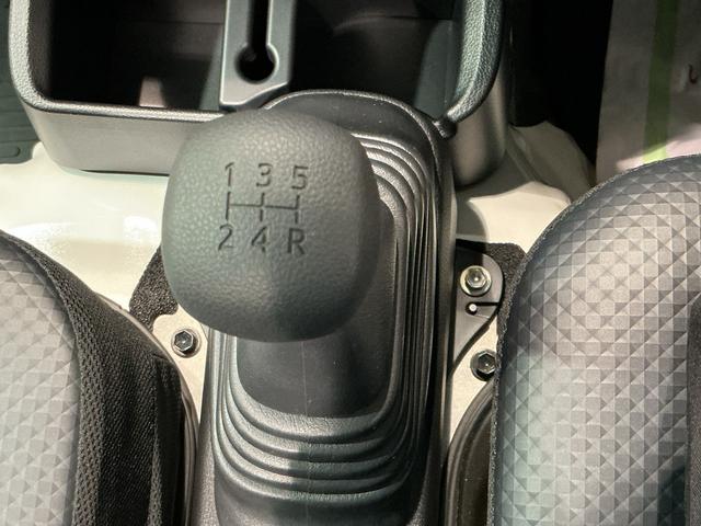 ハイゼットトラック スタンダード 農用スペシャル 4WD レーンキープアシスト ソナー 助手席エアバック 誤発進抑制機能 エアコン付 衝突安全ボディ 運転席エアバック オートライト 横滑り防止 アイドリングストップ ABS イモビ(28枚目)