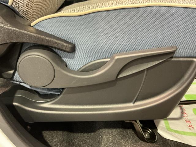 ムーヴキャンバス ストライプスＧ　前後障害物センサー　アイドルストップ　セキュリティアラーム　スマートキープッシュスタート　Ｓヒーター　キーフリーキー　ＬＥＤライト　車線逸脱警報　ベンチシート　オートハイビーム（16枚目）