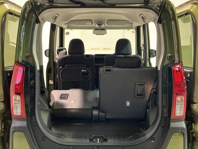 タント ファンクロス パーキングセンサー 衝突軽減システム 両側オートドア シートヒータ オートLED レーンキープアシスト LEDヘットライト キーレスエントリー スマートキ- オートライト ベンチシート(21枚目)