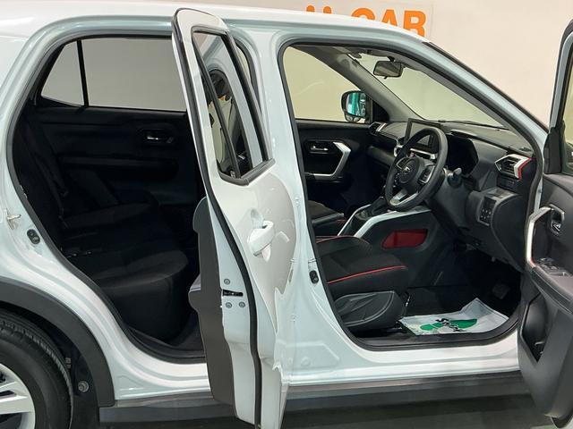 ロッキー Ｘ　オートハイビーム　シートヒーター　全方位カメラ　電動格納ドアミラー　バックモニター　ＬＥＤヘッドライト　車線逸脱警報　イモビライザ　コーナーセンサー　ドラレコ　アルミホイール（11枚目）